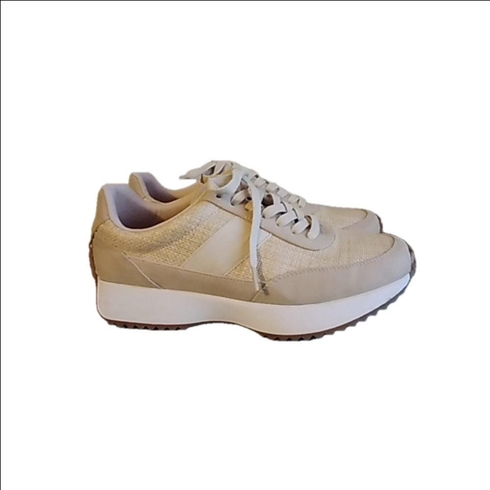 💕EUC 💕 Women's Dolce Vita Sneakers Beige Color sz. 10